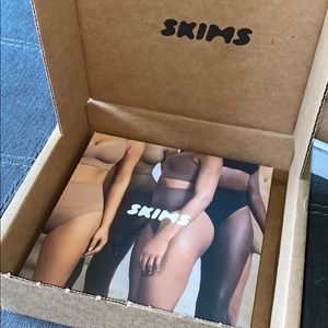 Skims core control thong